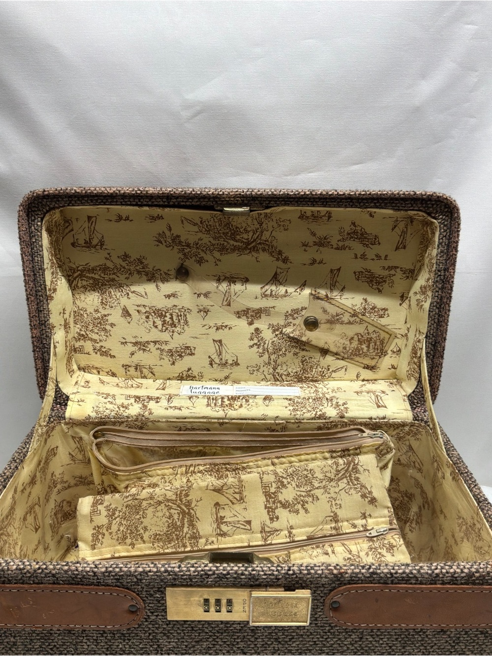 Vintage Hartmann Tweed Travel Train Case with Leather Trim 2 Zip Pouches Inside - Picture 8 of 16